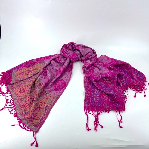 Luxury Cashmere Pink / Purple Paisley Scarf with Fringe - Picture 4 of 12